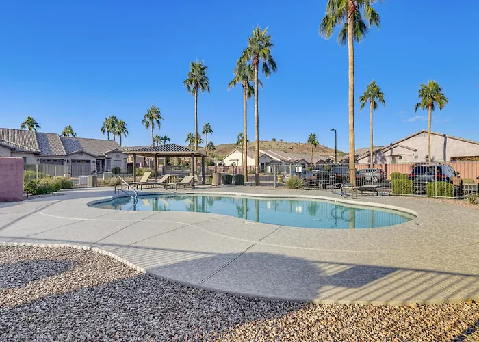 < 1 Mi To Golf: Charming Ahwatukee Foothills Holiday home